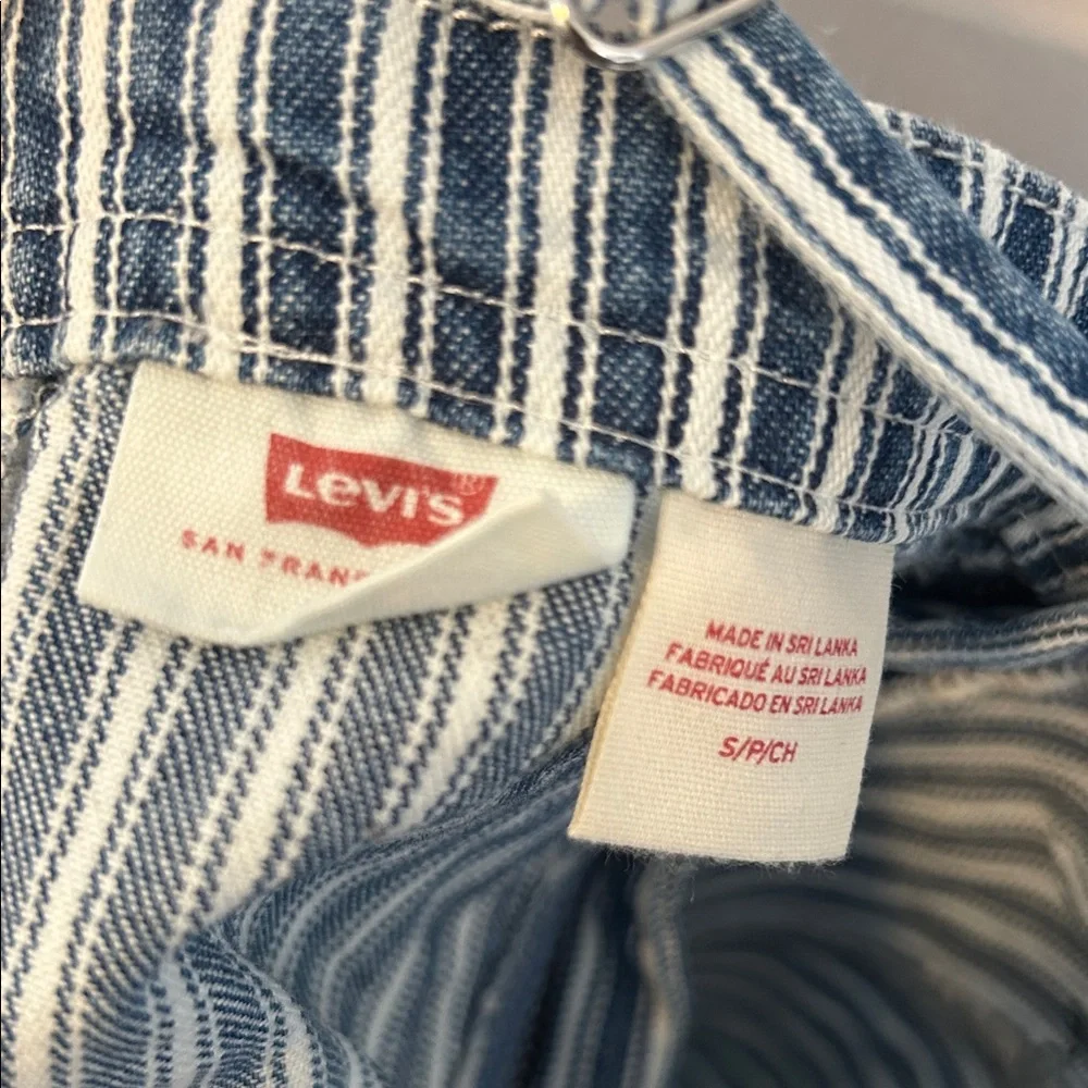 Levi’s Jaden Denim Cami - Picture 8 of 9